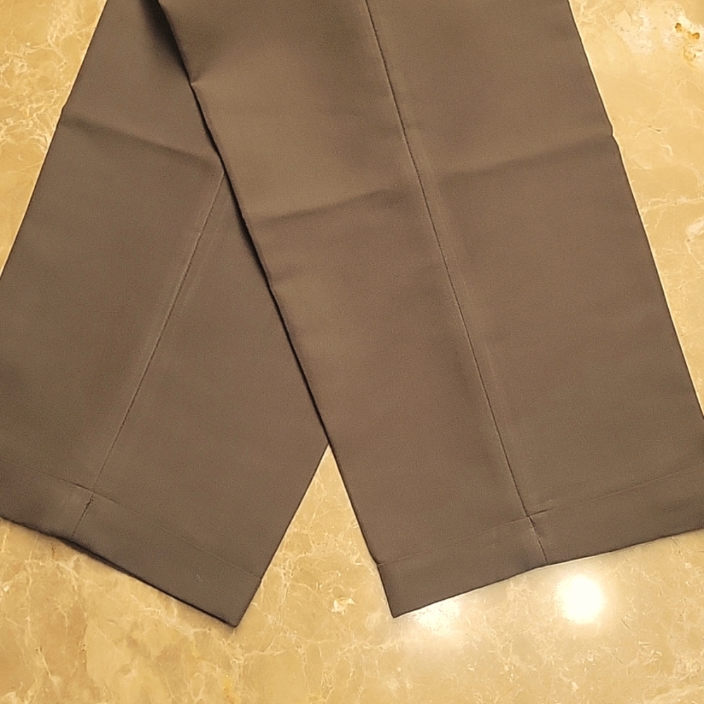 Beautiful & Soft Perry Ellis Dark Olive Front Pleated Men's Slacks, 32/31 - Picture 8 of 12